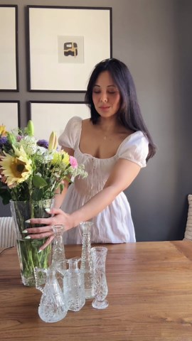 DIY Bud Vase Wedding Centerpiece