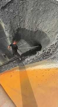 A bit risky—a barge unloading 3,000 tons of phosphate rock #SleepAid #Unloading #StressRelief