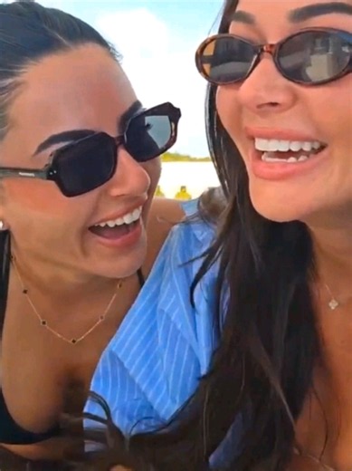 Christina always does whatever Amber says. 😂 #chamber #christinaottrando #amberlawes #wlwlesbian #fyppppppppppppppppppppppp
