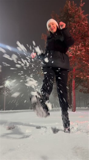 KANGOO_JUMPS_MR on Instagram: "Сніг, дощ, вітер або спека….. взагалі не важливо, коли боти KANGOO JUMPS завжди в твоїх думках🤗💃🏻🔥 KANGOO JUMOS - це любов❤️❤️❤️ Чекаю на тебе на своїх тренуваннях🔥🔥🔥 Запис в дірект💌 #вишгород #kangoojumps #kangoo #міжріччя #kangoojumpsvyshgorod"