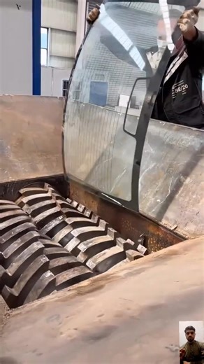 Powerful Scrap Shredder Machine Turning Metal into Pieces #viral #machine #reels #shorts