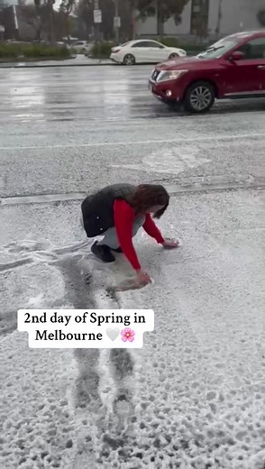 Melbourne Bipolar Weather: Four Seasons in One Day!
