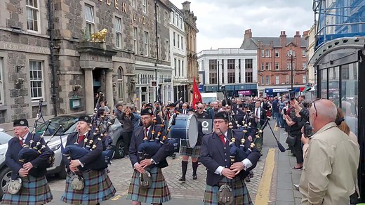 😍 Stirling's 2024 Walking of the Marches, one of the highlights of Stirling's 900th anniversary celebrations, gets underway. 👏 An incredible turnout for the procession with representatives from groups and organisations across #Stirling, as well as residents and visitors. 🎂 Happy 900th Birthday, Stirling!!! #Stirling900 University of Stirling SceneStirling Stirling: Alive with Scotland VisitScotland The Stirling Smith Art Gallery and Museum Go Forth Stirling business improvement district The N