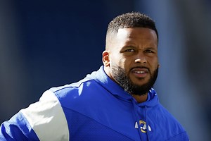 WATCH: Aaron Donald once again gets away with trying to choke opponent during game