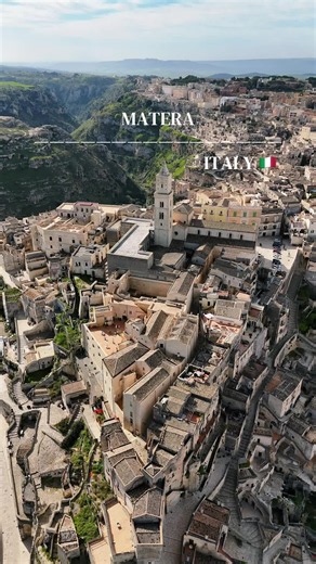 📍Matera, Italy 🇮🇹🏛️🕍🏞️⛰️ #travelitaly #italy #matera #materassi #travel