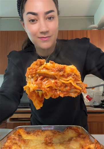 Enjoy Delicious Lasagna: ASMR Eating Experience