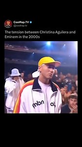 In 2002, during the MTV Video Music Awards, Christina Aguilera presented an award to Eminem despite their ongoing public feud 👀🏆 #eminem #hiphop #hiphopmusic #ChristinaAguilera #rap #rapmusic #hiphoplegends #hiphopculture | Hip Hop Hero