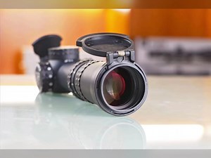 原装进口Nightforce简称NF ，ATACR系列1-8x24 F1前置光学镜，34毫米一体管径提供了超高的透光度和清晰度，10档亮度调节，兼容NV夜视系统