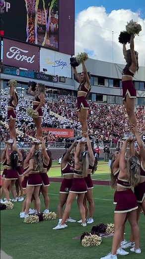 #fsucheer #fsucheerleaders #gonoles #floridastate #tallahassee #gonoles #fsufootball #cheerleading