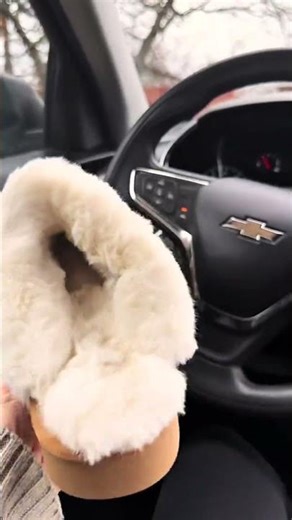 3 different ways to wear these fuzzy cozy platforms slippers! US #platformslippers #fashiondeals