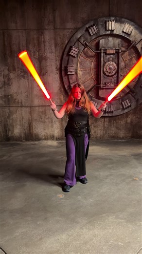 Trying two obi-ani moves at the same time. Still very new to it! @axius.spins Music by @Vexia Dark Wave (Darth Vexia)