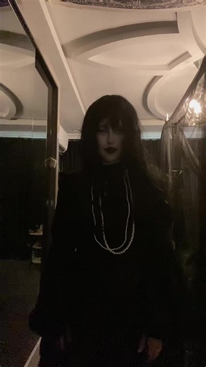 Easy Gothic Makeup Tutorial for Beginners