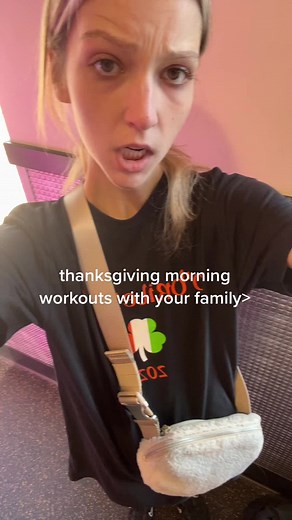 literally the beat to workout with your fam🫶🏼thank GOD planet fitness was open #thanksgivingworkout #thanksgiving #workout #gym #planetfitness
