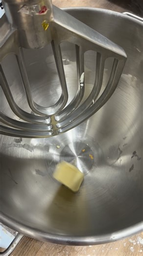 13K views · 19 reactions | A little Scotcharoo asmr for your Friday!拾 This November exclusive is packed with oats, peanut butter, butterscotch & topped with a chocolate-butterscotch ganache We ship nationwide Monday-Wednesday or stop by one of our locations today!✈️  jojoscookiecompany.com Petoskey, MI Traverse City, MI #cookies #petoskey #traversecity #northernmichigan #weship #november #asmr | JoJo’s Cookie Co. | Facebook