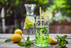 Detox Time! 5 Healthy and Refreshing Drinks to Naturally Flush Out Those Toxins
