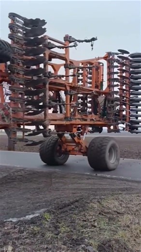 Heavy Agricultural Machinery Working #FarmMachine #AgricultureTech #HeavyEquipment