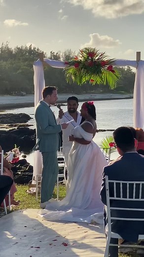 𝐖𝐞 𝐡𝐚𝐝 𝐭𝐡𝐞 𝐡𝐨𝐧𝐨𝐫 𝐨𝐟 𝐩𝐥𝐚𝐧𝐧𝐢𝐧𝐠 𝐚 𝐬𝐭𝐮𝐧𝐧𝐢𝐧𝐠 𝐛𝐞𝐚𝐜𝐡 𝐰𝐞𝐝𝐝𝐢𝐧𝐠 𝐟𝐨𝐫 𝐄𝐌𝐈𝐋𝐈𝐄 & 𝐁𝐄𝐑𝐍𝐃. 𝐓𝐡𝐞𝐢𝐫 𝐬𝐩𝐞𝐜𝐢𝐚𝐥 𝐝𝐚𝐲 𝐰𝐚𝐬 𝐧𝐨𝐭𝐡𝐢𝐧𝐠 𝐬𝐡𝐨𝐫𝐭 𝐨𝐟 𝐦𝐚𝐠𝐢𝐜𝐚𝐥, 𝐟𝐢𝐥𝐥𝐞𝐝 𝐰𝐢𝐭𝐡 𝐥𝐨𝐯𝐞, 𝐥𝐚𝐮𝐠𝐡𝐭𝐞𝐫, 𝐚𝐧𝐝 𝐛𝐞𝐚𝐮𝐭𝐢𝐟𝐮𝐥 𝐦𝐞𝐦𝐨𝐫𝐢𝐞𝐬.🇩🇪💍🇲🇺 . 𝐀𝐭 𝐌𝐚𝐮𝐫𝐢𝐃𝐚𝐭𝐞𝐬, 𝐰𝐞 𝐬𝐩𝐞𝐜𝐢𝐚𝐥𝐢𝐳𝐞 𝐢𝐧 𝐜𝐫𝐞𝐚𝐭𝐢𝐧𝐠 𝐮𝐧𝐟𝐨𝐫𝐠𝐞𝐭𝐭𝐚𝐛𝐥𝐞 𝐛𝐞𝐚𝐜𝐡 𝐜𝐢𝐯𝐢𝐥 𝐰𝐞𝐝𝐝𝐢𝐧𝐠 𝐜𝐞𝐫𝐞𝐦𝐨𝐧𝐢𝐞𝐬. 𝐈𝐦𝐚𝐠𝐢𝐧𝐞