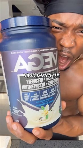 Jamaree Antonio on Instagram: "Try it out lmk if it helps 🤗 Morning smoothie = muscle, mood & metabolism on lock 🔒 • Creatine – boosts strength, power, and muscle fullness. Also supports brain function. Not just for bulkers. • Maca powder – hormone balance, libido, stress support. Energy without the jitters. • Banana – potassium for muscle function + carbs to fuel your workout, not spike chaos. • Glutamine – helps with muscle recovery, gut health, and keeping soreness in check. • 39g protein –