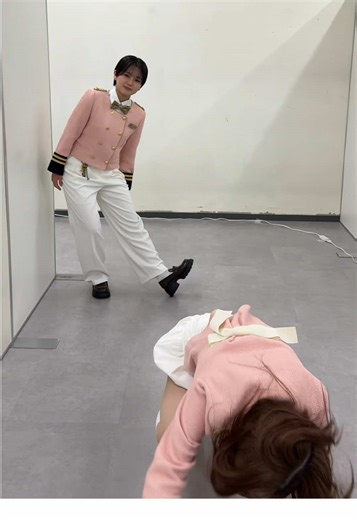 ずっこけたってポジティブで👌🏻🅿️ #ポジティブプログラム #BEYOOOOONDS #平井美葉 #小林萌花