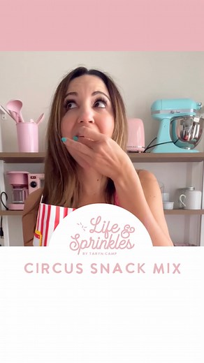 Circus Snack Mix 🎪 Cracks Jacks, Frosted Animal Cookies, and Teddy Grahams. #circus #popcorn #snackmix #frostedanimalcrackers #crackerjack #crackerjacks #teddygrahams #dessert #snacks #sweets #weekendfood #desserts #dessertoftheday #easyfood | Life and Sprinkles