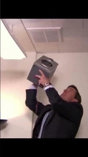 Michael Scott - EVERYBODY DANCE NOW! The Office Cafe Disco #theofficememes #theoffice #dundermifflin
