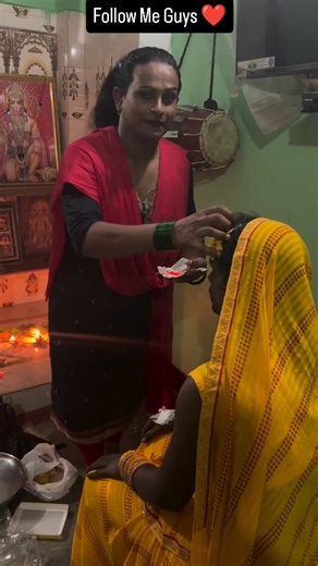 Saloni Kinn on Instagram: "Kinnar ki mang Bhari Ja Rahi Hai 🤲🥰☺️ .... #instagram #reelkarofeelkaro #explorepage #trendingreels #kinnar"