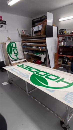 Sign Maker Tools Ltd. on Instagram: "Another day, another sign made at @sixtyminutesigns 🇨🇦 Sporting AppFix vinyl, masking tape dispenser. NOICE 🤘😎🤘 ••• Order your #PROgrade installation tools and shop essentials for #signshop #printshop and #wrapshop at signmakertools.ca 🇨🇦✌️🇺🇸 ••• #signmakertools #graphicinstaller #signmaker #signmaking #signshoplife"
