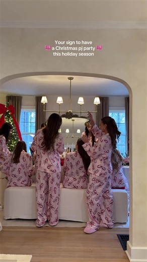 ’Tis the season for cozy holiday pj parties ♥️