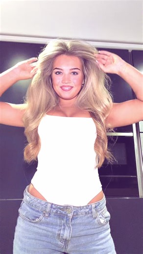 Phoebe Prentice (@phoebeprenticee)’s videos with original sound - ☆Cᴀʟʟ ᴍᴇ ɪsᴀ☆