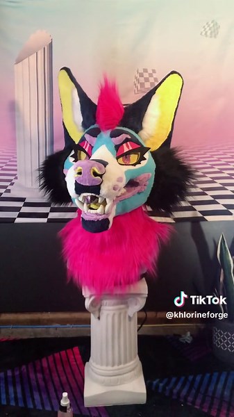 Full Head Turn Around Showcase | Khlorine Forge Fursuits