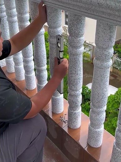 All aluminum balcony railing installation process- Good tools and machinery make work easy