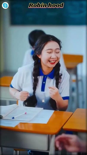 Jiya school teacher hone ke bhi bad vah let aati hai