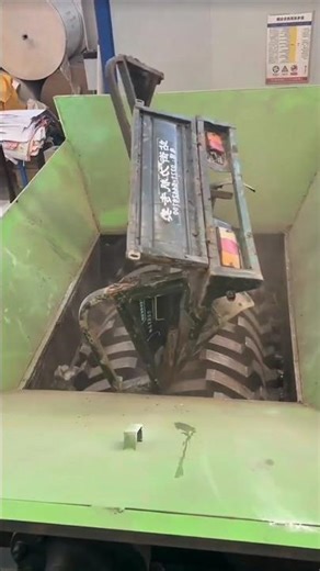 Industrial Double Shaft Shredder Machine #shredder #recycling #shorts