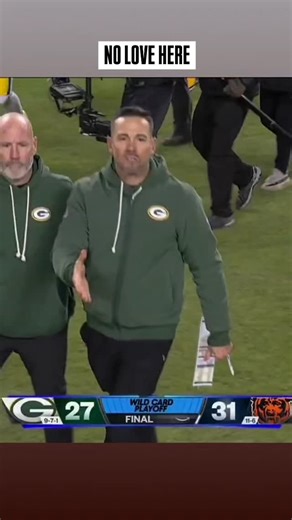 Fastest handshake in NFL history? #Packers #Bears | The Sports Geek