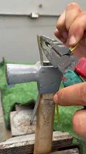 The best hammer handle installation method uses a small saw #GarageLife #SecureFix #ProTrick