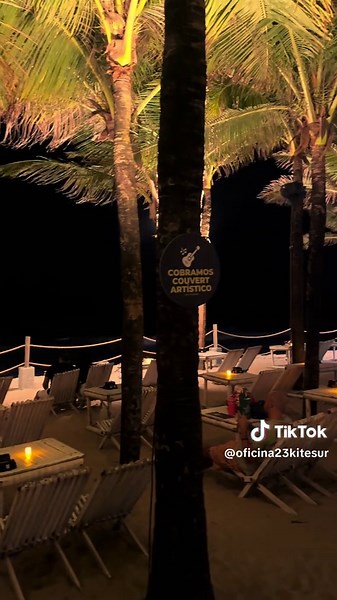 Noite Romântica à Beira Mar no Cumbuco