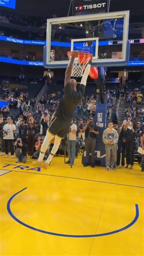 And then she hooks up her Dad with the lob! Future WNBA superstar loading!? 👏 [via NBA] | theScore