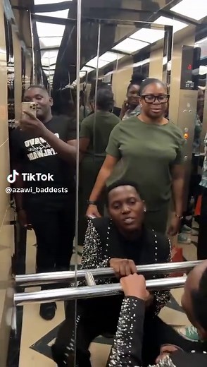 Azawi is so funny 😂😂😂 #Azawi #Baddest #fypシ゚viral🖤tiktok #foryoupageofficial #tiktokuganda🇺🇬🇺🇬🇺🇬