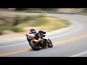 Triumph Daytona 675R VERY LOUD Flybys & Knee Down