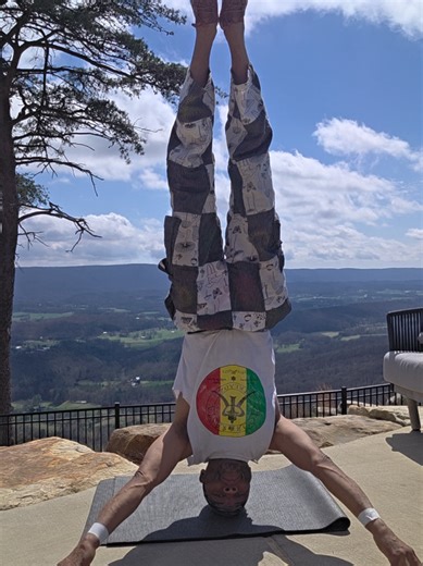 Inversion practice. Sometimes clarity comes from a different perspective. #yoga #inversion #headstand