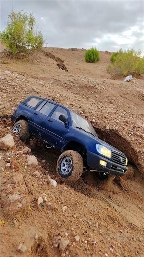 LC100 vs. IMPOSSIBLE Terrain! 😱🔥 #Shorts |‪@Thisisrealrc‬