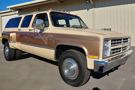 1986 Chevrolet C20 Suburban Silverado Dually