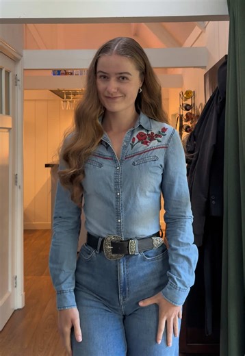 Day 101. ❤️✨ Denim on Denim. 🫶 Making a series for myself as a little creative documentary to see how much clothing I actually own and to hold myself accountable for my serious overspending problem. 🫡 #westernchic #westernfashion #denimoutfit #denimset #casualchic