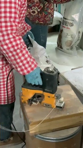 Documenting the daily production of China's source cat litter factories on video#catlitter