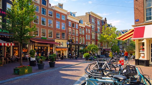 What makes Amsterdam streets feel so lively