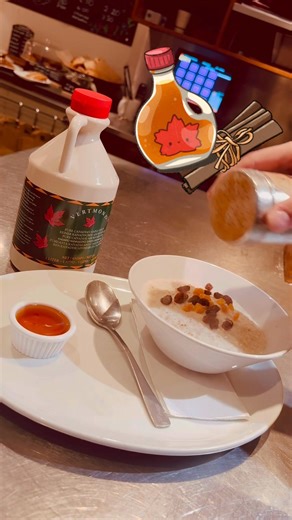 Start your morning off right, with some of our scrumptious porridge! 😋 served plain or with apricots, raisins and cinnamon. Both can come with either honey, syrup or sugar😍 | Feast Café