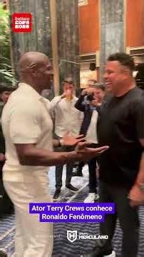 TERRY CREWS TIETA RONALDO FENÔMENO EM BASTIDORES NA COPA DO MUNDO ; VEJA O VÍDEO