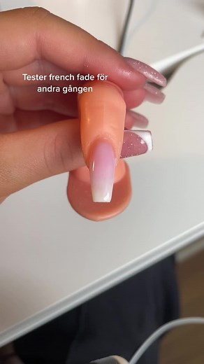 Attempt French fade for the second time.. #fyp #nails #frenchfade #foryou #buildergel #nagelgiganten #naglarnacka #sthlm #nailinspo #fördig #valentinesnails