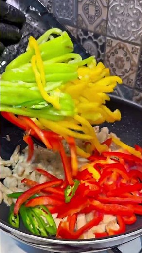 Easy Bell Pepper & Mushroom Skillet | Healthy Vegetable Recipe