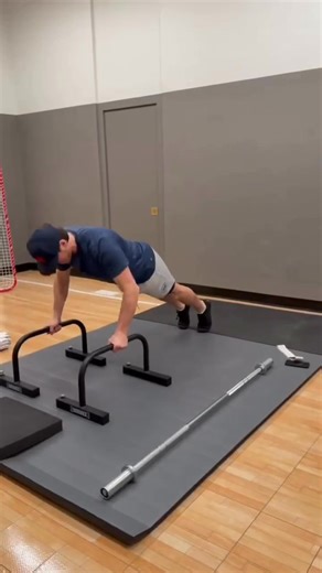 Have you seen TJ Oshie's latest commercial? 🐟 📺 😀 #ALLCAPS | Washington Capitals Loyal Fans